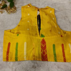 Dhakai Jamdani Halter - Image 2