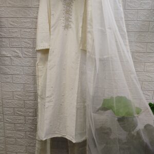white Dola - Image 1
