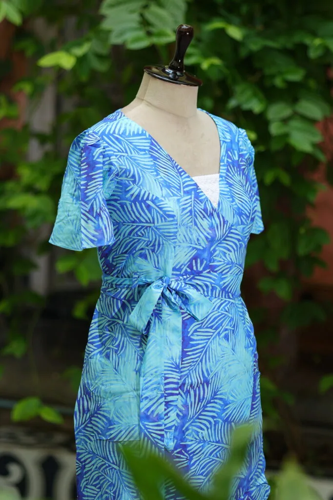 Canvas Curve – Kurti in Sky Blue, side view | Tilattama