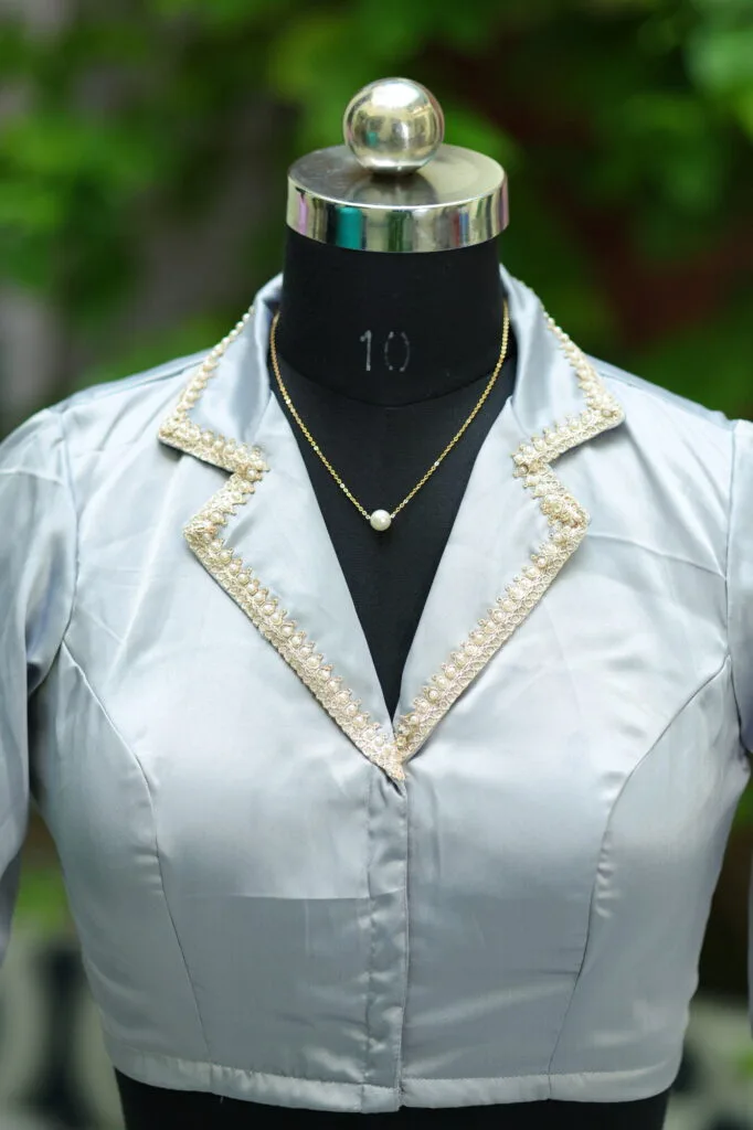 Aabroo – Blouse in Slate | Tilattama