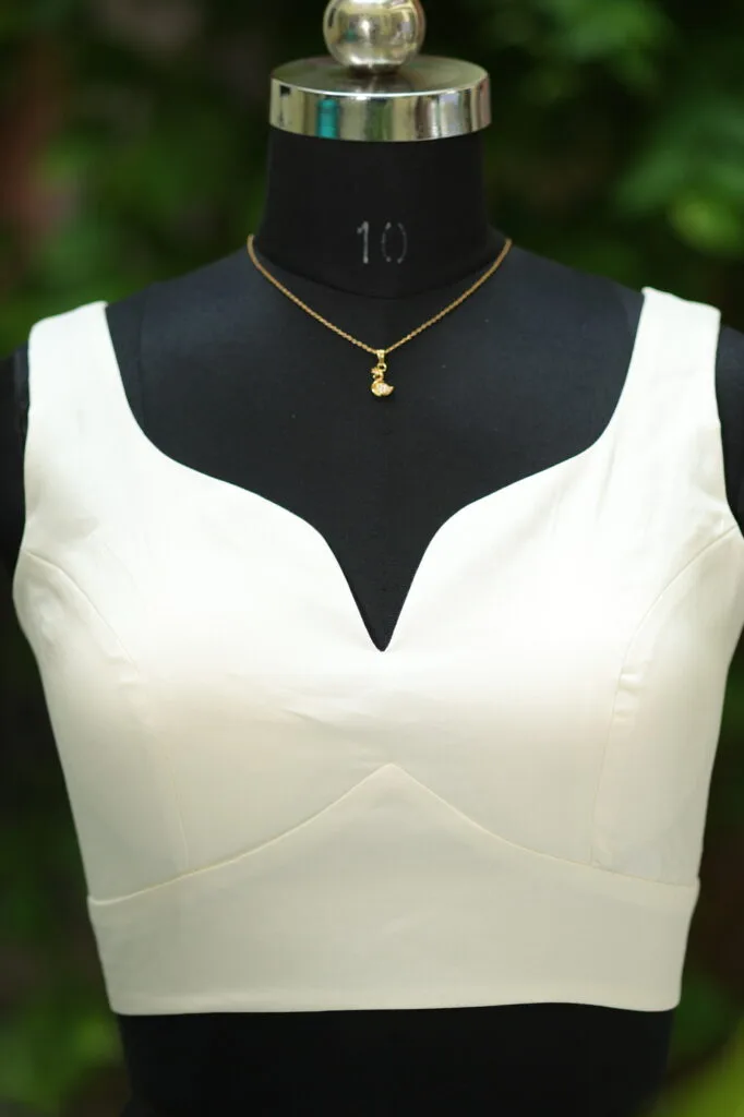 sabyasachi cut – Blouse in white | Tilattama