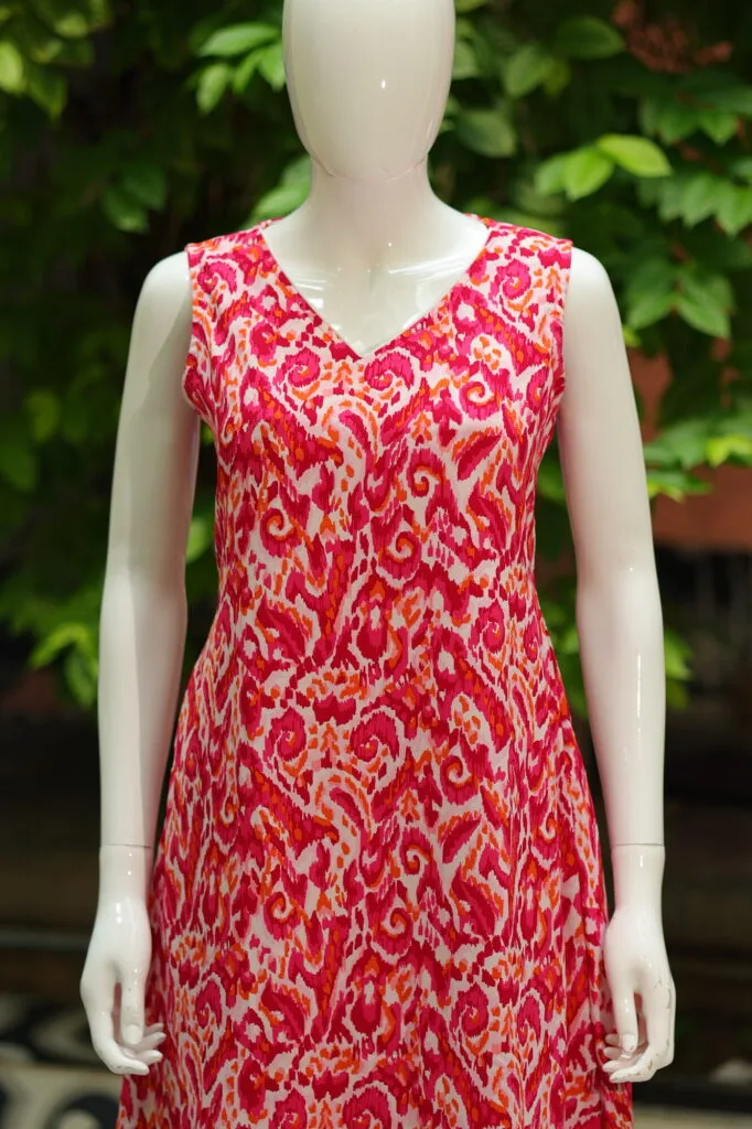 Blooming One Piece – Kurti in Rani | Tilattama