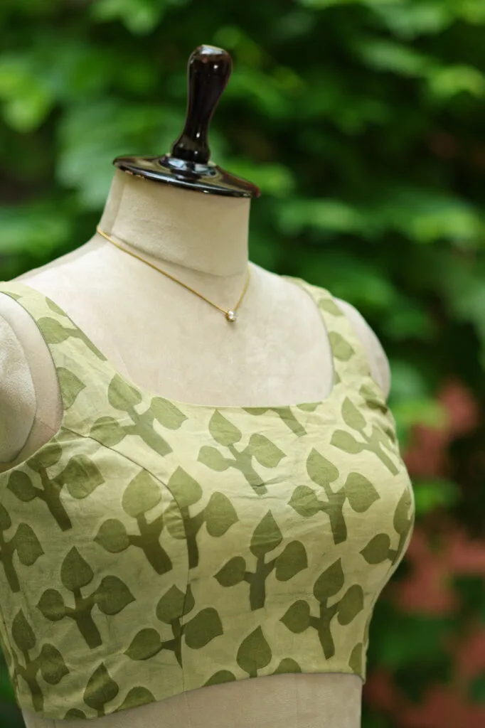 Dabu Round Neck – Blouse in Olive green, neckline | Tilattama