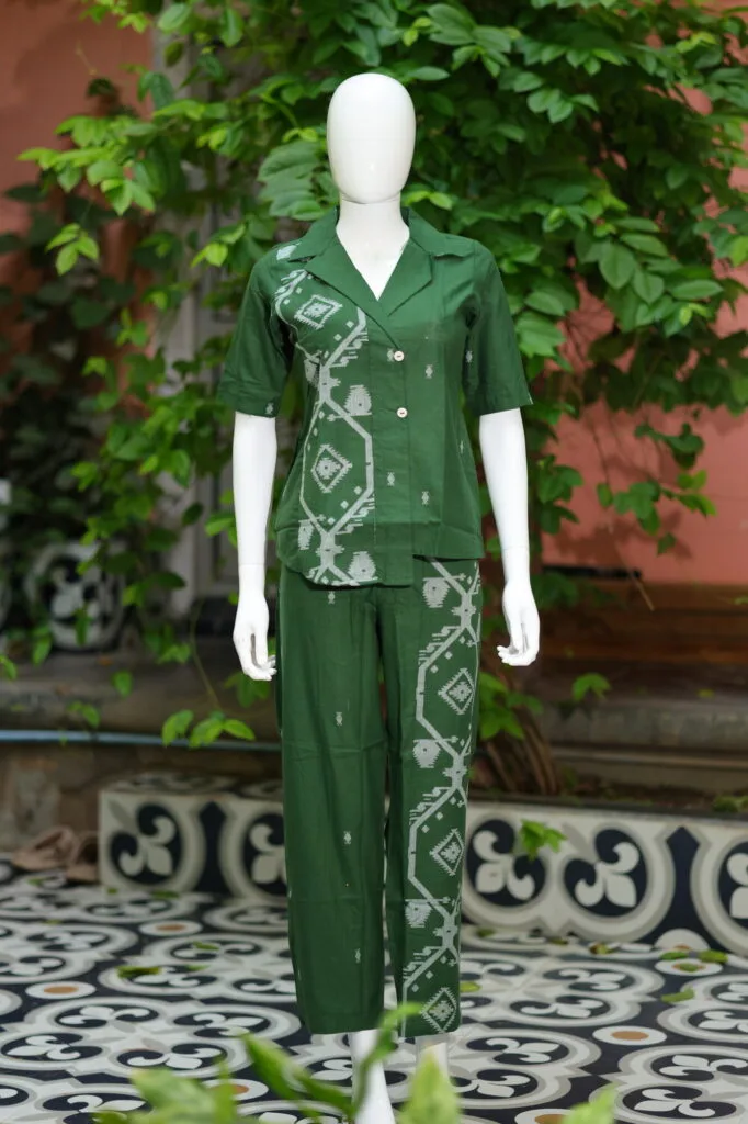 Asymmetrical Jamdani Co-Ord Set – Kurti in Bottle Green 38 half sleeve, sleeve | Tilattama