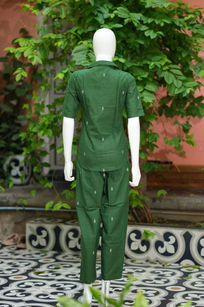 Asymmetrical Jamdani Co-Ord Set – Kurti in Bottle Green 44 half sleeve, sleeve | Tilattama