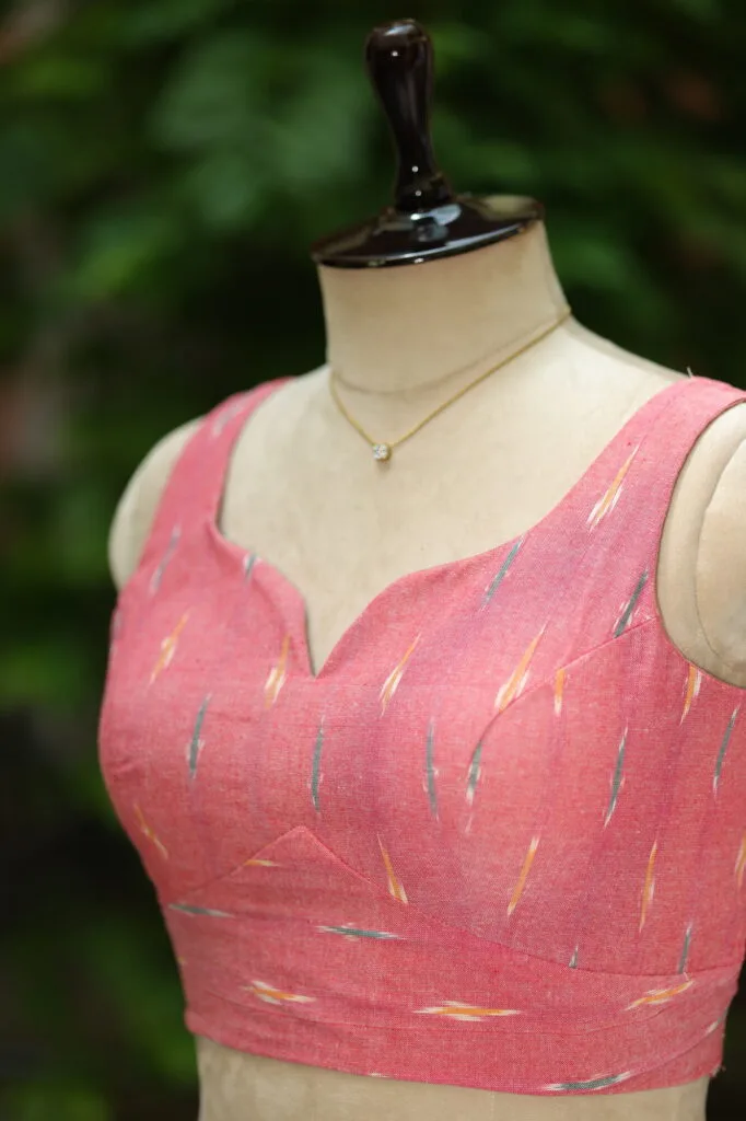 Ikkat Sweetheart Cut – Blouse in Peach Sleeveless 44, side view | Tilattama