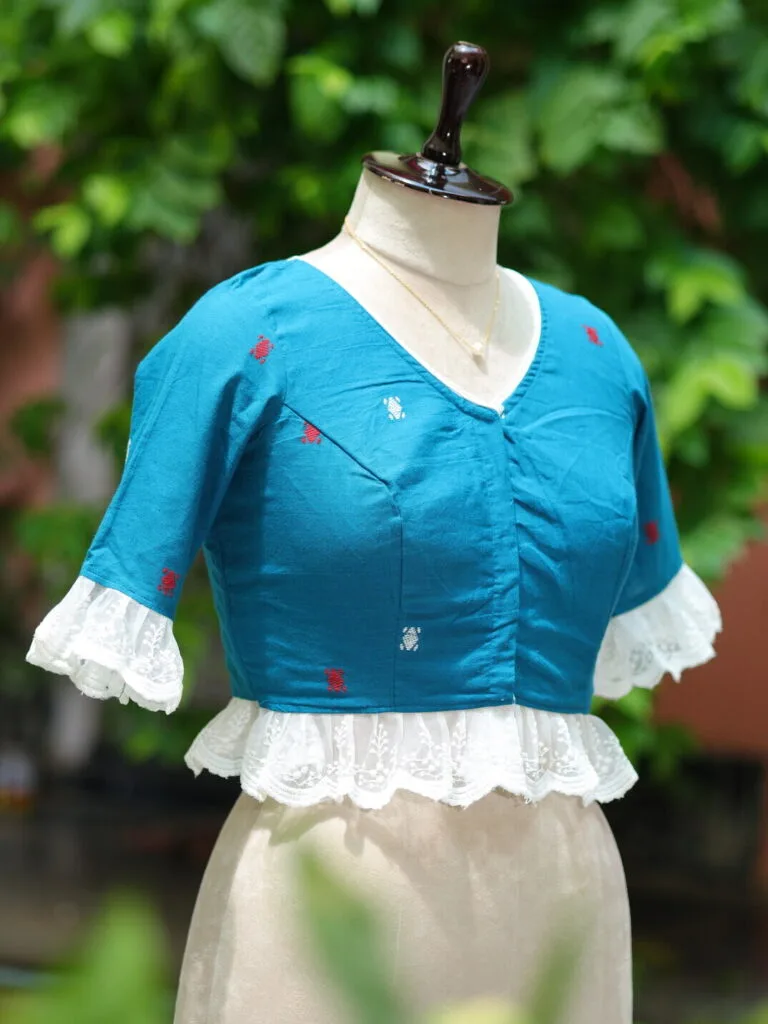 Anupama jamdani – Blouse in Electric Blue, side view | Tilattama