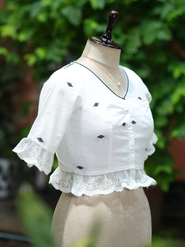 Anupama jamdani – Blouse in white & black, side view | Tilattama