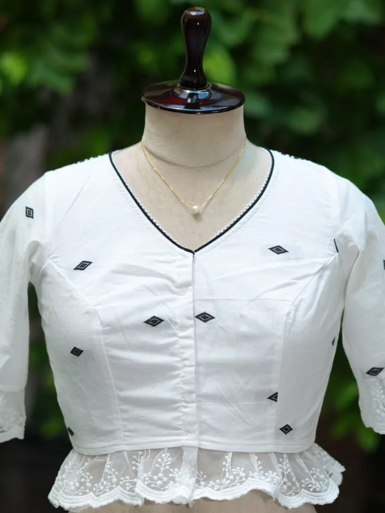 Anupama jamdani – Blouse in white & black | Tilattama