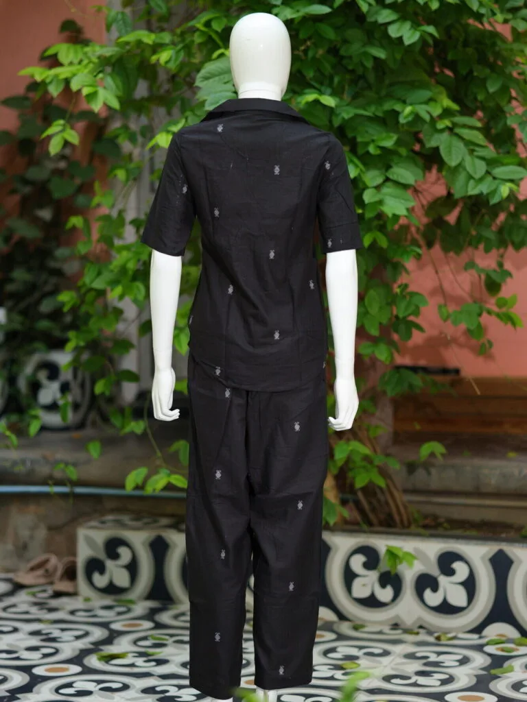 Asymmetrical Jamdani Co-Ord Set – Kurti in Black 38 half sleeve, sleeve | Tilattama