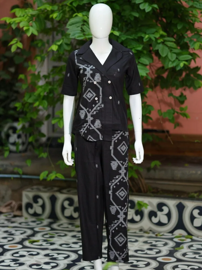 Asymmetrical Jamdani Co-Ord Set – Kurti in Black 38 half sleeve, sleeve | Tilattama