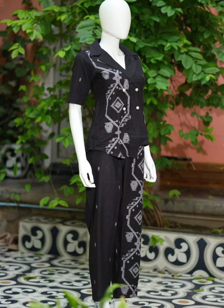 Asymmetrical Jamdani Co-Ord Set – Kurti in Black 38 half sleeve, sleeve | Tilattama