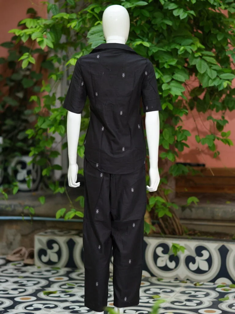 Asymmetrical Jamdani Co-Ord Set – Kurti in Black 44 half sleeve, sleeve | Tilattama