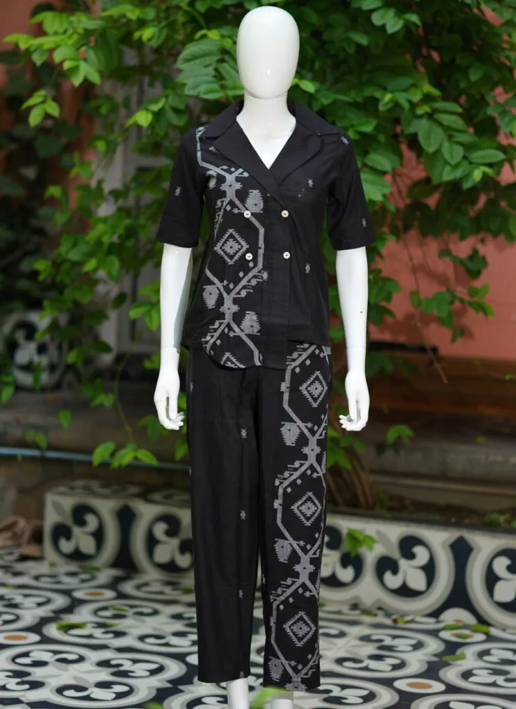 Asymmetrical Jamdani Co-Ord Set – Kurti in Black 44 half sleeve, sleeve | Tilattama