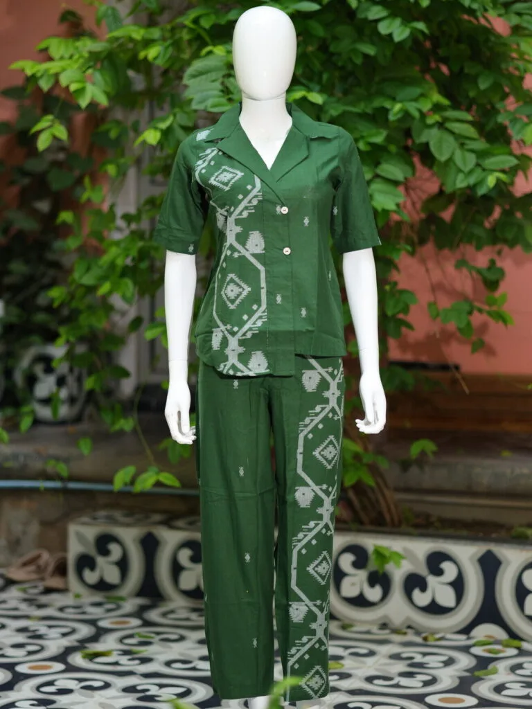 Asymmetrical Jamdani Co-Ord Set – Kurti in Bottle Green 44 half sleeve, sleeve | Tilattama