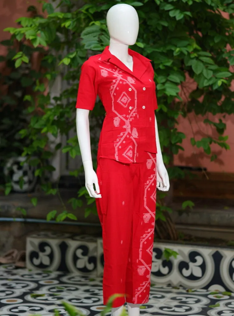 Asymmetrical Jamdani Co-Ord Set – Kurti in Red 44 half sleeve, sleeve | Tilattama