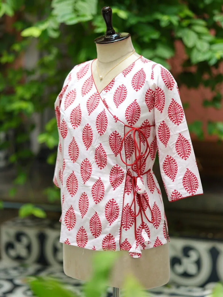 Block Angrakha – Kurti in white & red, side view | Tilattama