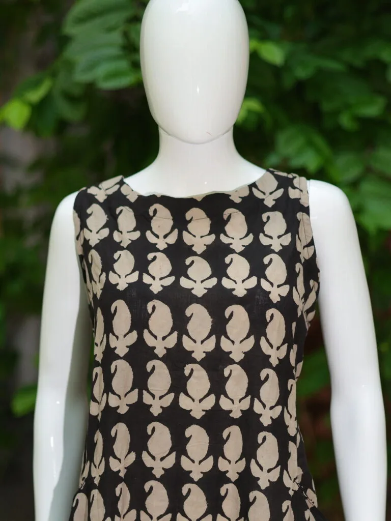 Blooming Bagru One Piece – Kurti in Black | Tilattama