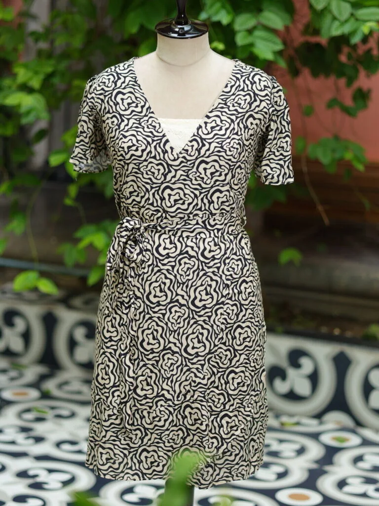 Canvas Curve – Kurti in Black, front view | Tilattama