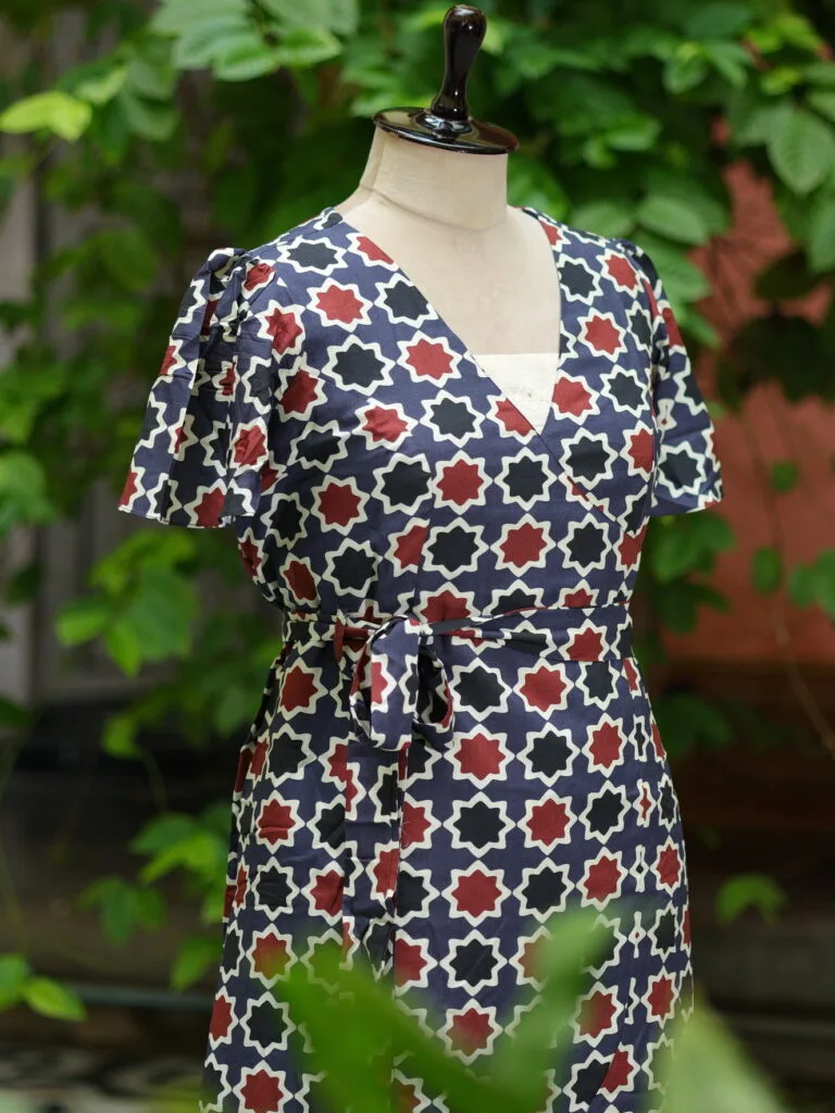 Canvas Curve – Kurti in Blue, side view | Tilattama