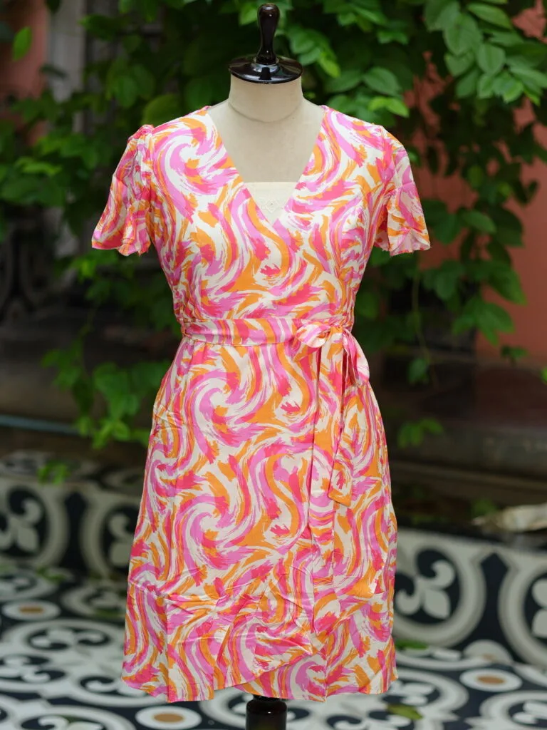 Canvas Curve – Kurti in Pink, front view | Tilattama