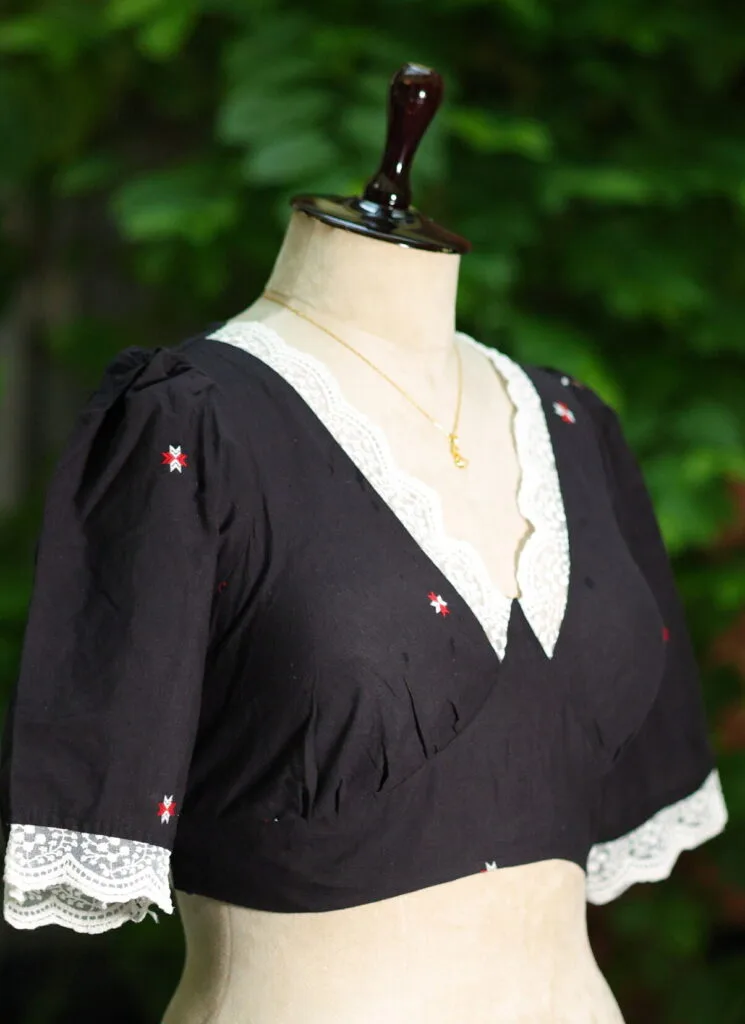 Chandrahar Jamdani Pro – Blouse in Black, side view | Tilattama