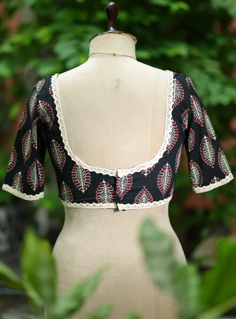 Cotton Block Print G/S – Blouse in Black, back view | Tilattama