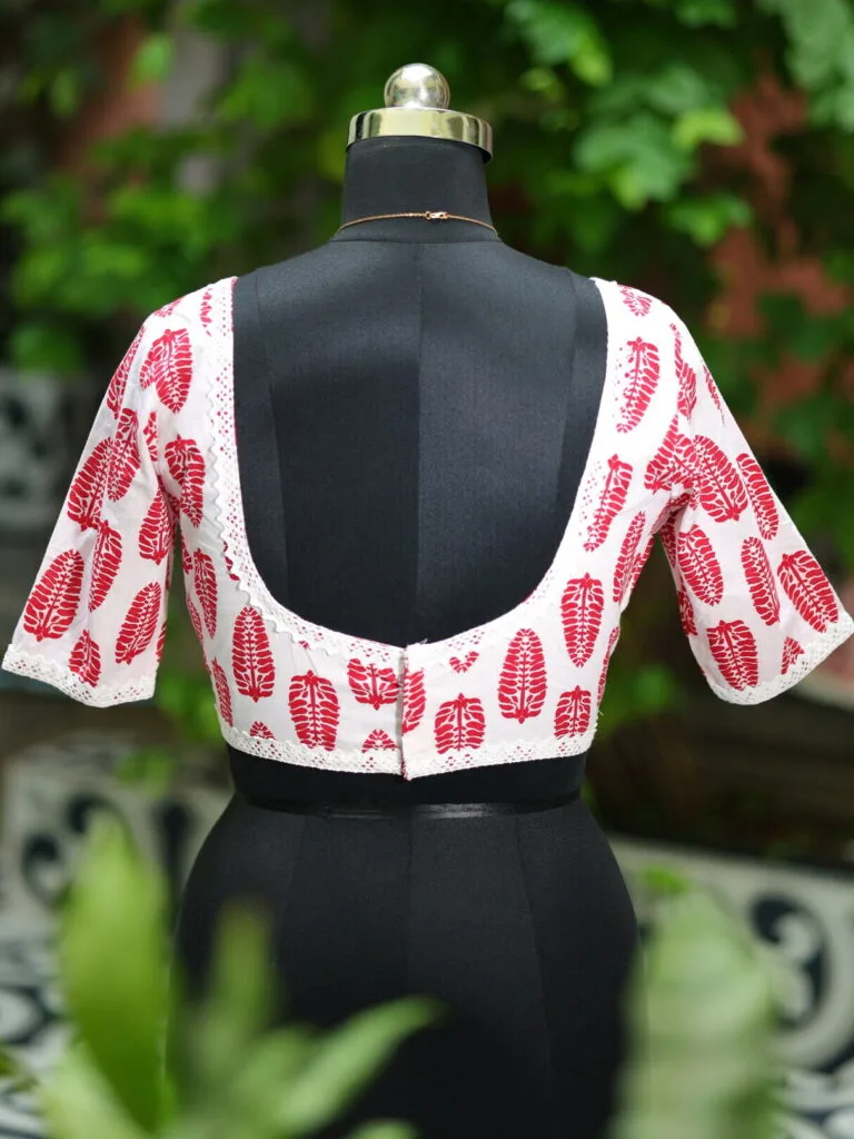 Cotton Block Print G/S – Blouse in white & red, back view | Tilattama