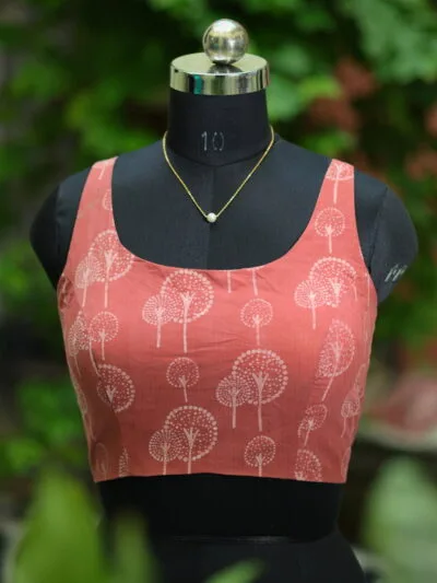 Dabu Round Neck – Blouse in Peach, neckline | Tilattama