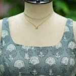 Dabu Round Neck – Blouse in Slate, neckline | Tilattama