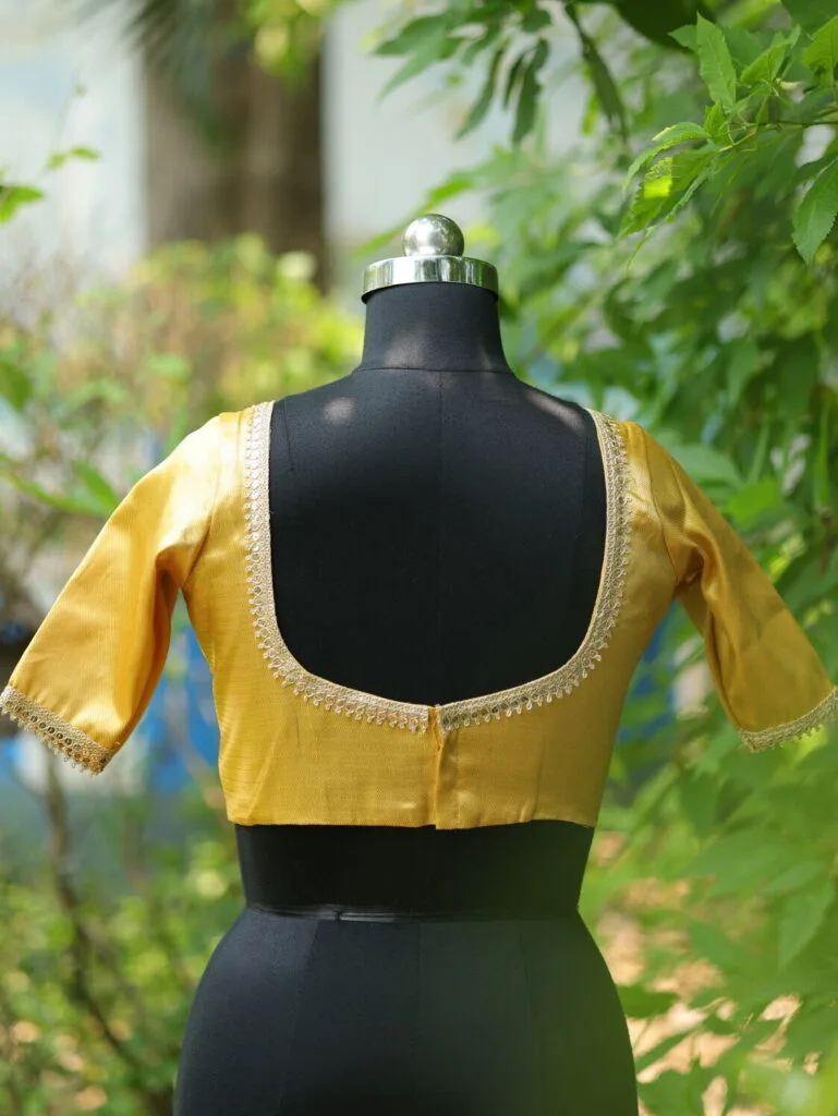 Dual Katan Mumtaz – Blouse in Black, back view | Tilattama