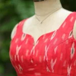 Ikkat Saby Cut – Blouse in Red, side view | Tilattama