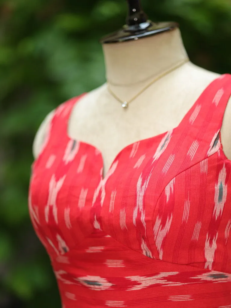 Ikkat Sweetheart Cut – Blouse in Red, side view | Tilattama