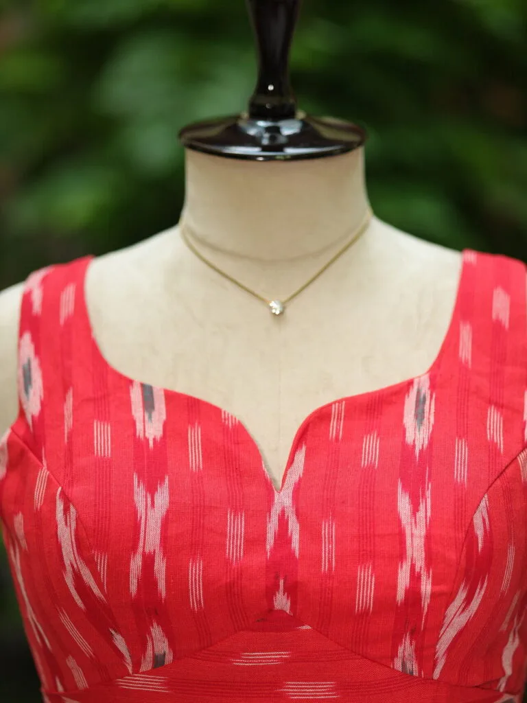 Ikkat Sweetheart Cut – Blouse in Red | Tilattama