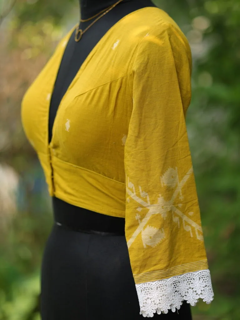 Jamdani Celeb 3/4th – Blouse in Red, side view | Tilattama