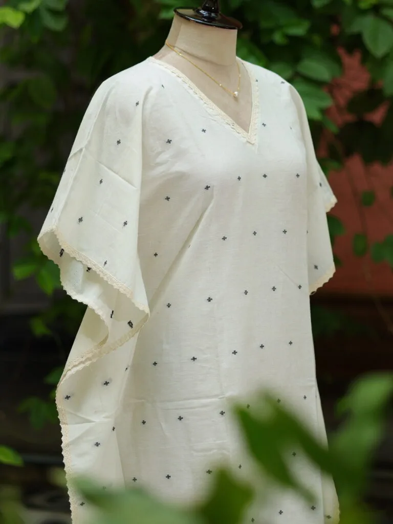 Jamdani Kaftan – Kurti in white & black, side view | Tilattama