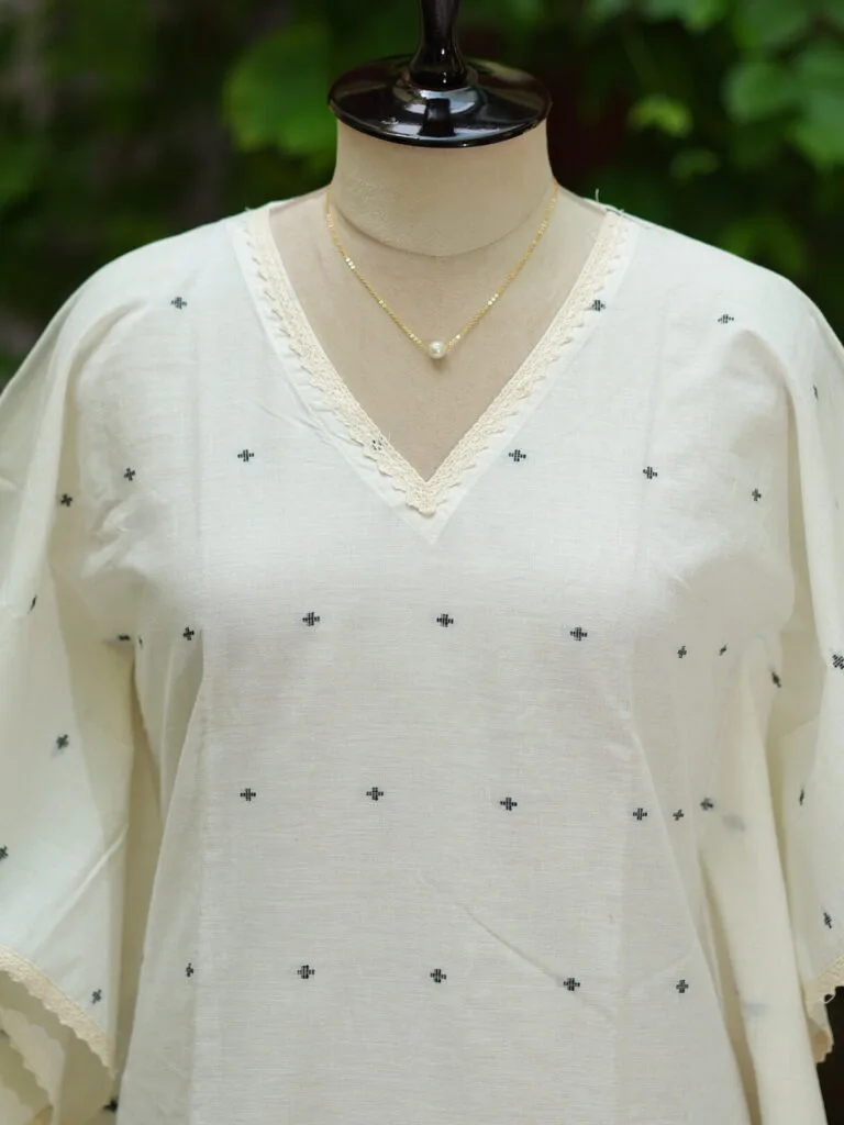 Jamdani Kaftan – Kurti in white & black | Tilattama