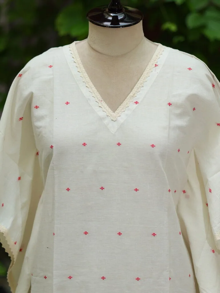 Jamdani Kaftan – Kurti in white & red | Tilattama