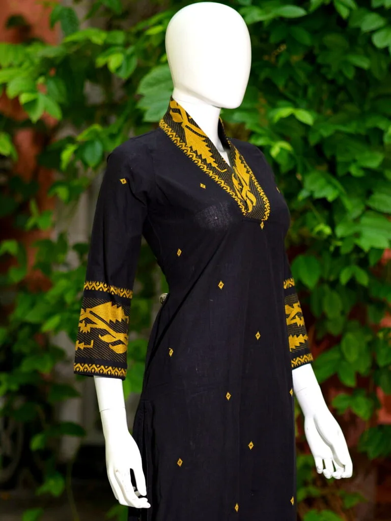 Jamdani Overlap V Kurti – Kurti in Black, side view | Tilattama