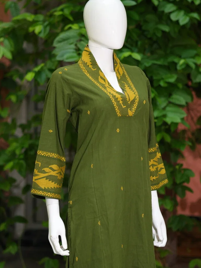 Jamdani Overlap V Kurti – Kurti in Mosh green, side view | Tilattama