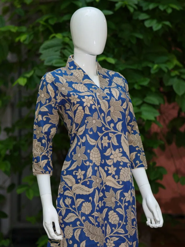 Kalamkari Kurti – Kurti in Blue, side view | Tilattama