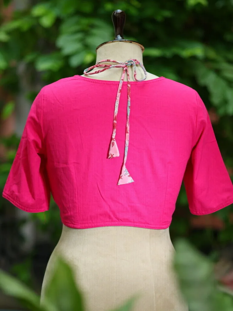 Khadi Sangeneri Masaba G/S – Blouse in Rani, back view | Tilattama