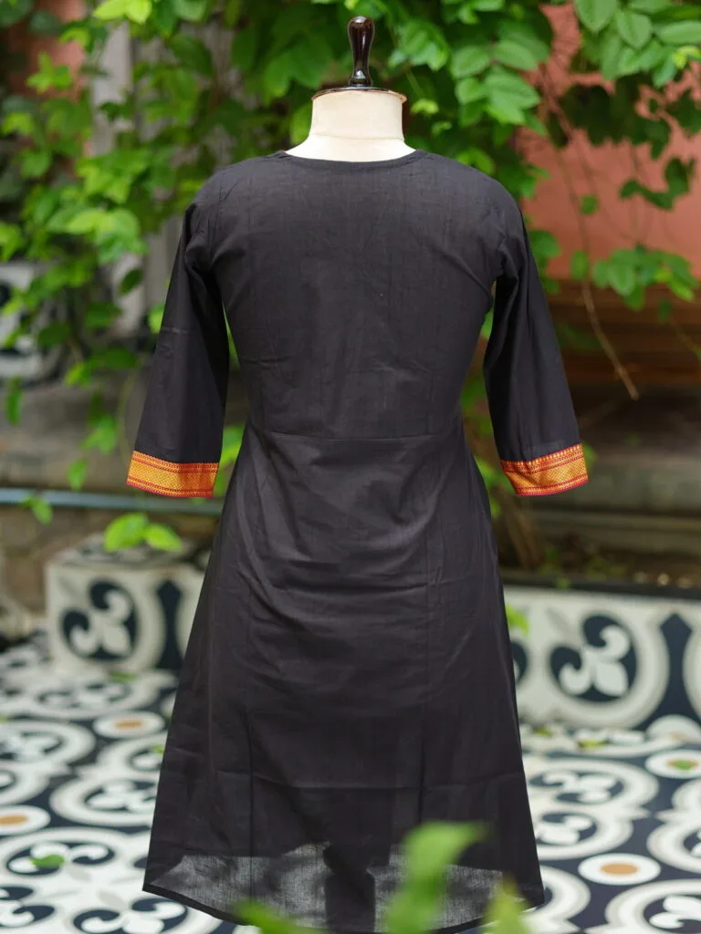 Mangalgiri – Kurti in Black, back view | Tilattama