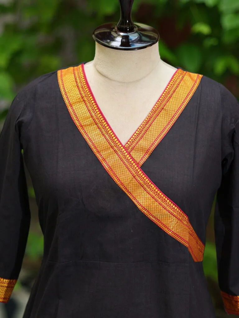 Mangalgiri – Kurti in Black | Tilattama
