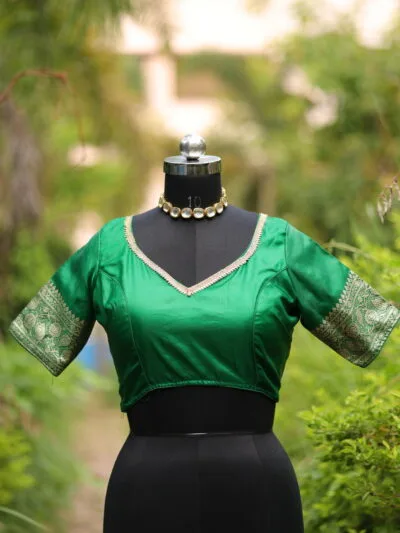 MOHINI – Blouse in Leaf Green, front view | Tilattama