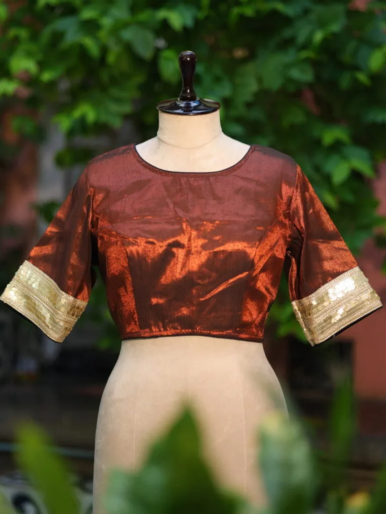 Moho Maya – Blouse in Chocolate, front view | Tilattama