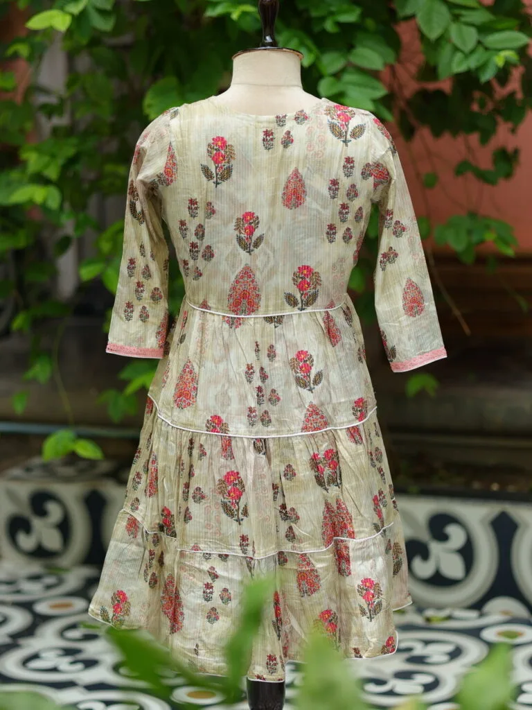 MOHO – Kurti in Pista, back view | Tilattama