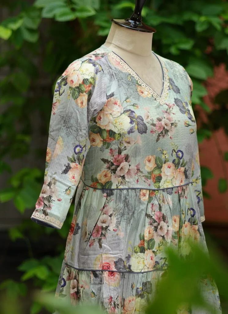MOHO – Kurti in Slate, side view | Tilattama