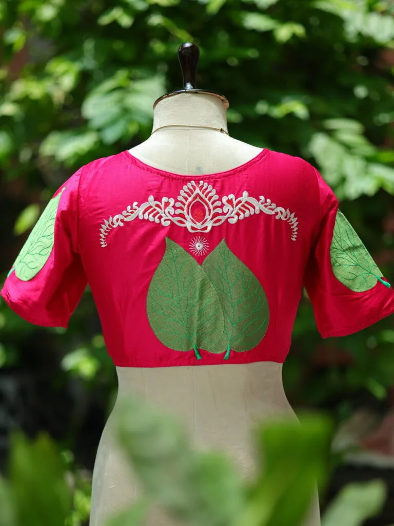 Pan Pata G/S – Blouse in Rani, back view | Tilattama