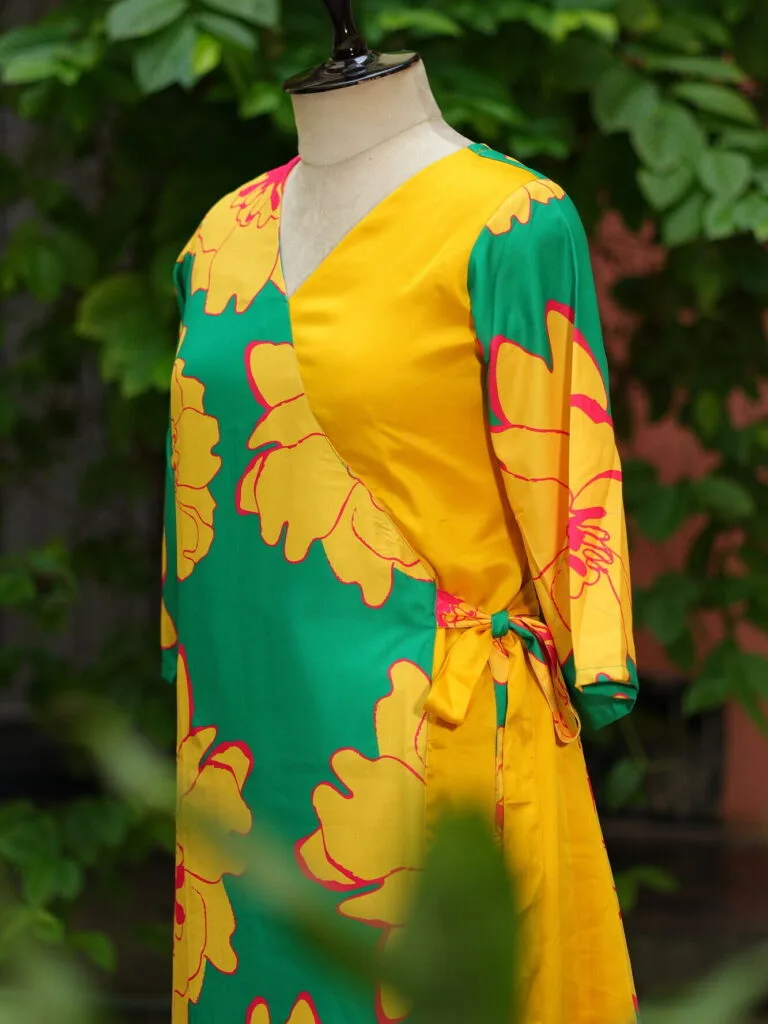 Patal Fold – Kurti in Yellow, side view | Tilattama